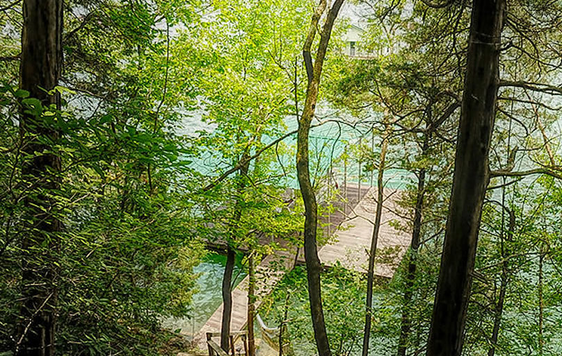 Flat Hollow boat docks on Norris Lake